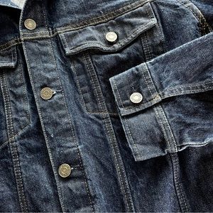 H & M L.O.G.G. Mens Jean jacket. 
Dark wash
Two side pockets 
Classic style